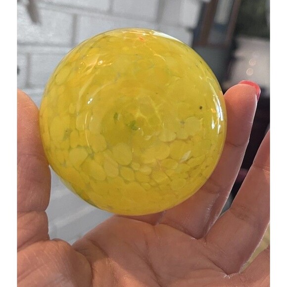 VTG Yellow Fused Blown Art Glass Pear Leaf Fruit Paperweight Mottled 4.75 - Picture 3 of 7